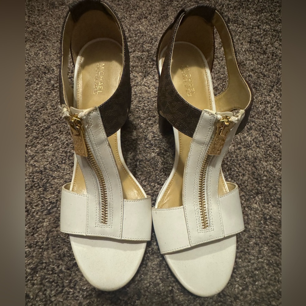 MICHAEL Michael Kors White and Brown Heels - Picture 2 of 3